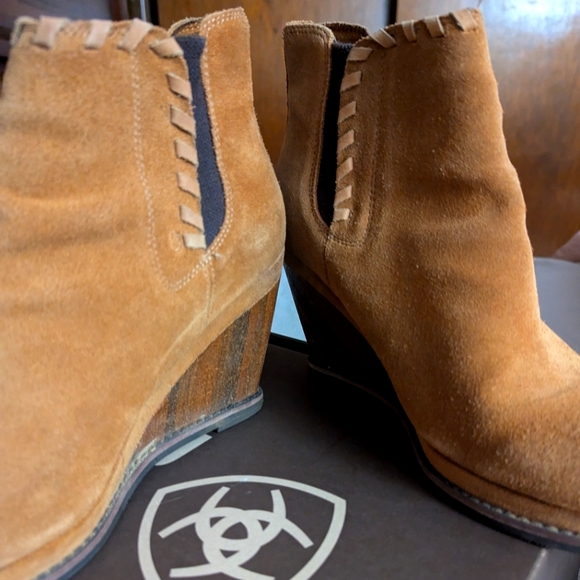 Women's Ariat Wedge Boots - Picture 5 of 8